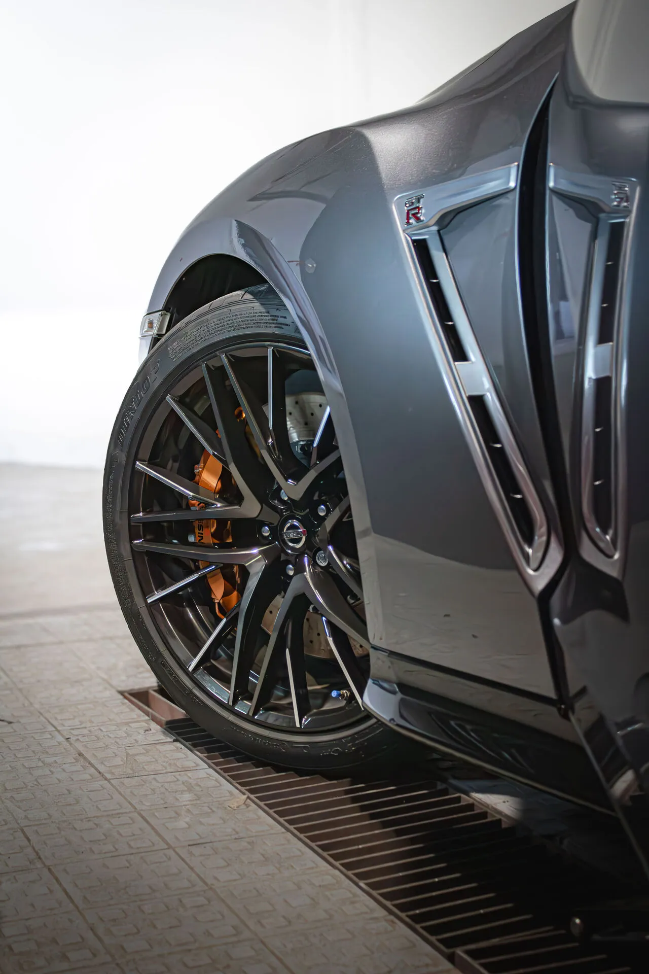 Ochranná fólia XPEL PPF na Nissan GT-R - ochranné fólie na auto Košice | Folfactory Studio